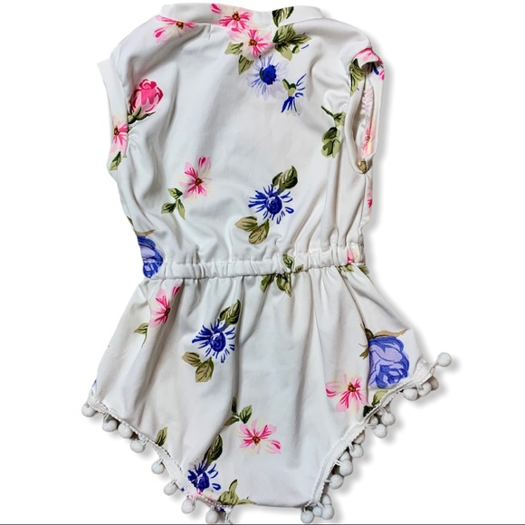 Floral romper with pom trim size 2T - Picture 2 of 4